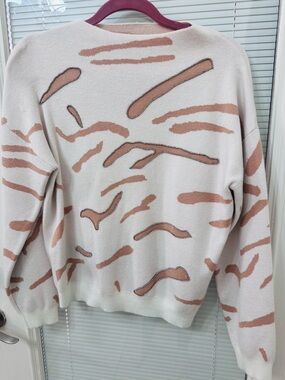 Relaxed Cream Crewneck Sweater with Tan Abstract Pattern